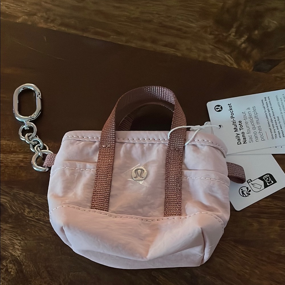 Nano tote ADORABLE 🥰